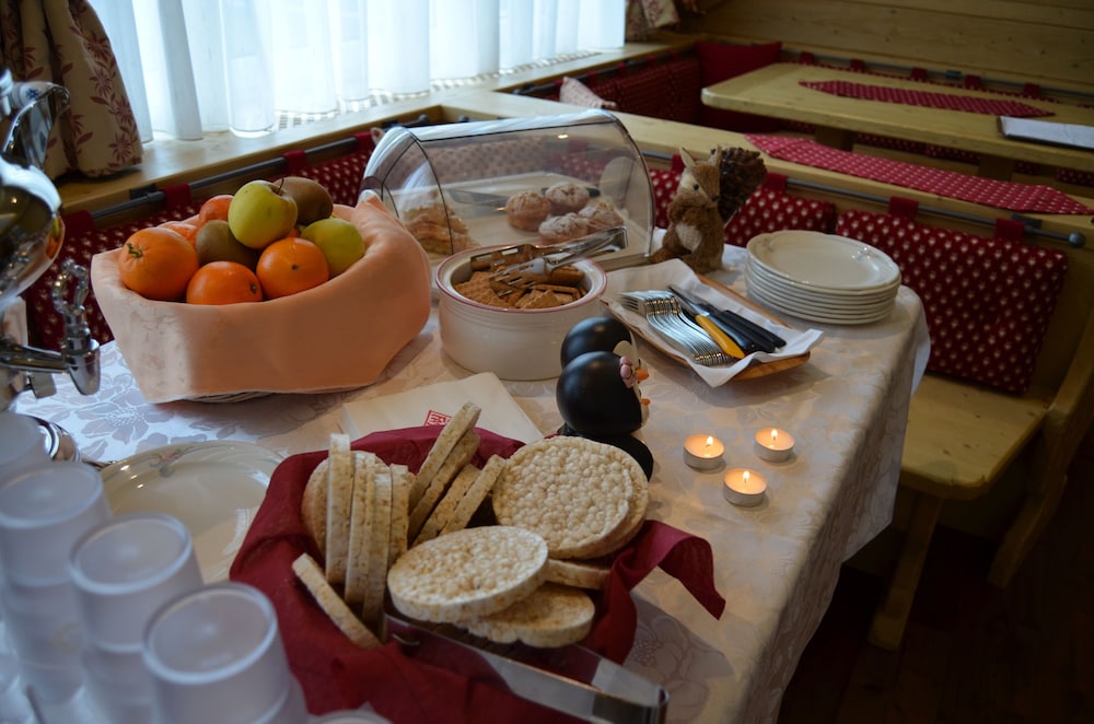 HOTEL LADINA 48/56