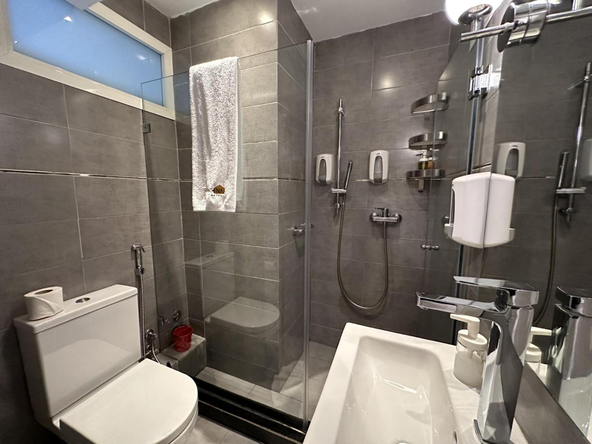 جناح بشرفة، Rent Inn Suites Hotel 7/7