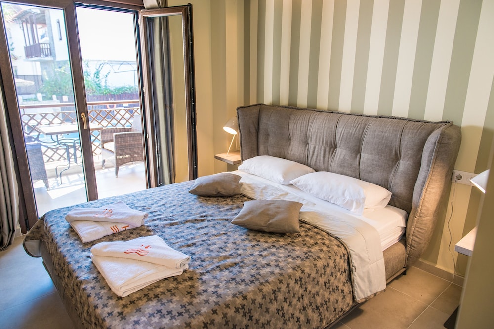 SUPERIOR, DOUBLE BED