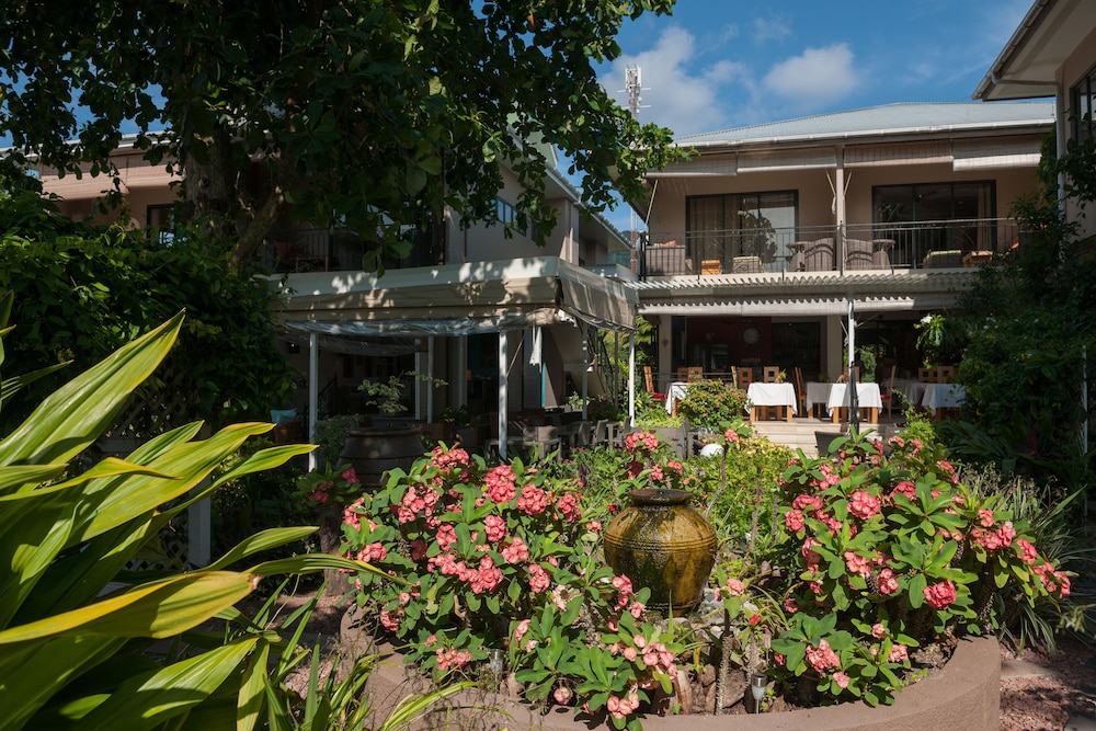 Le Repaire Boutique Hotels And Restaurant 42/47