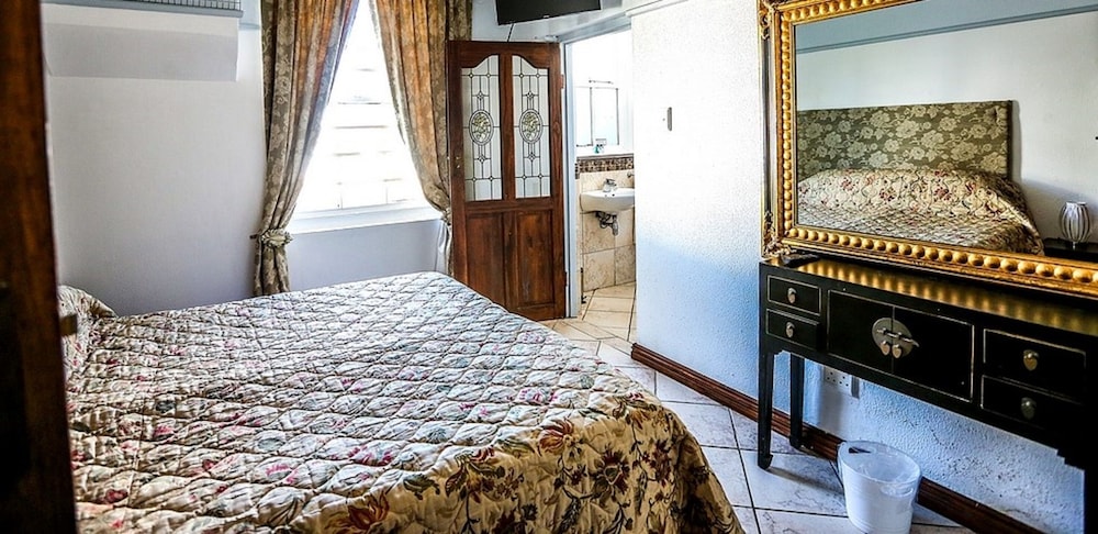 Misty Waves Boutique Hotel 11/79