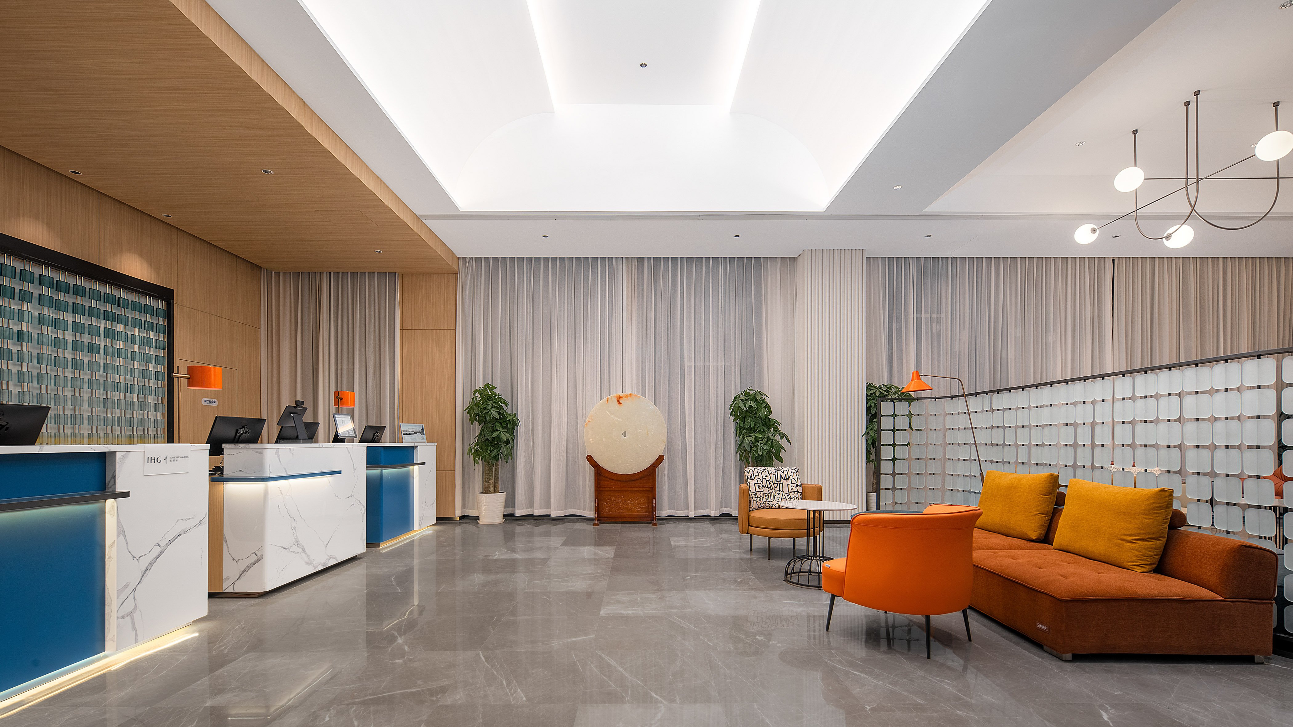 Holiday Inn Express Qingdao Hongdao Station 14/20