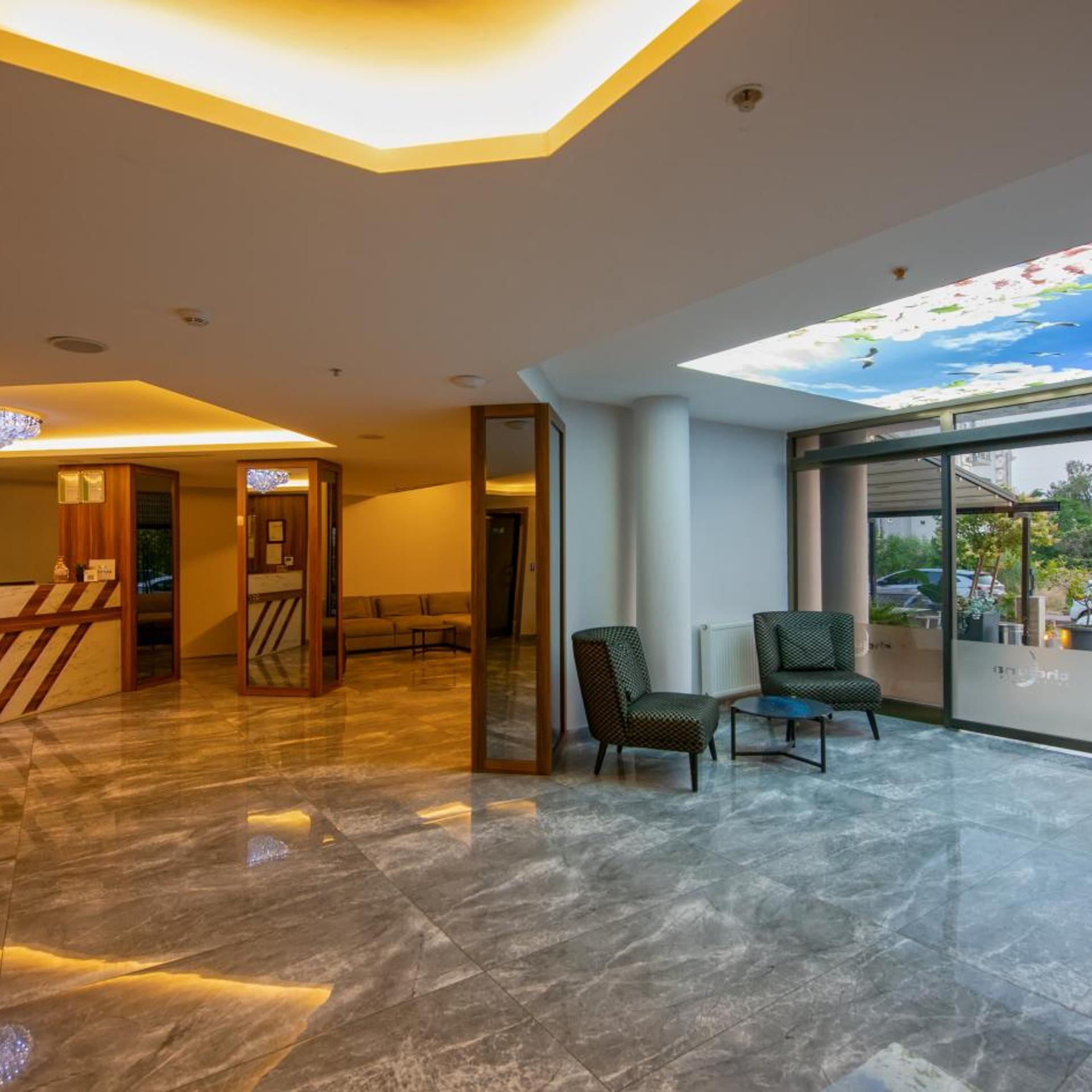 Theluna Suite Hotel 8/50