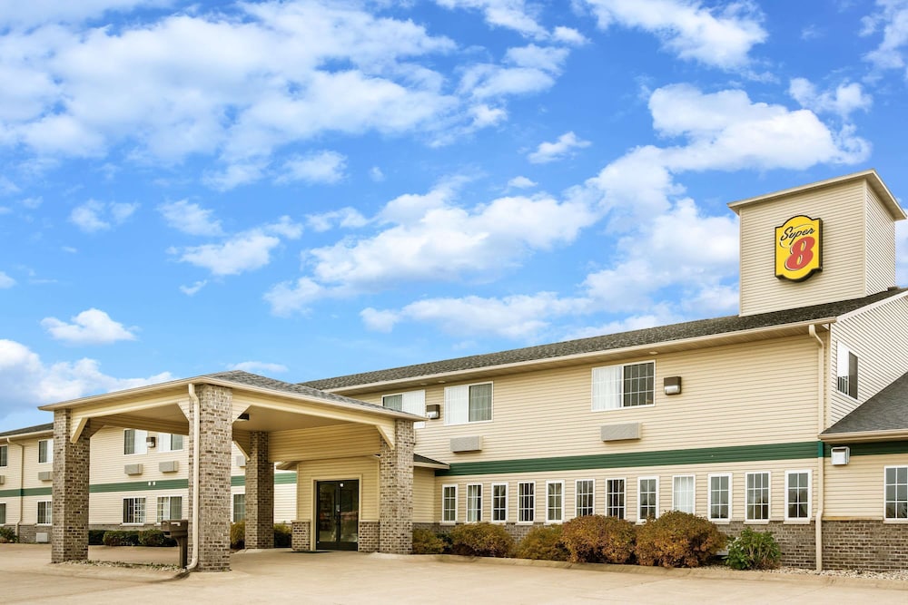 Super 8 By Wyndham Neillsville Wi 3/22