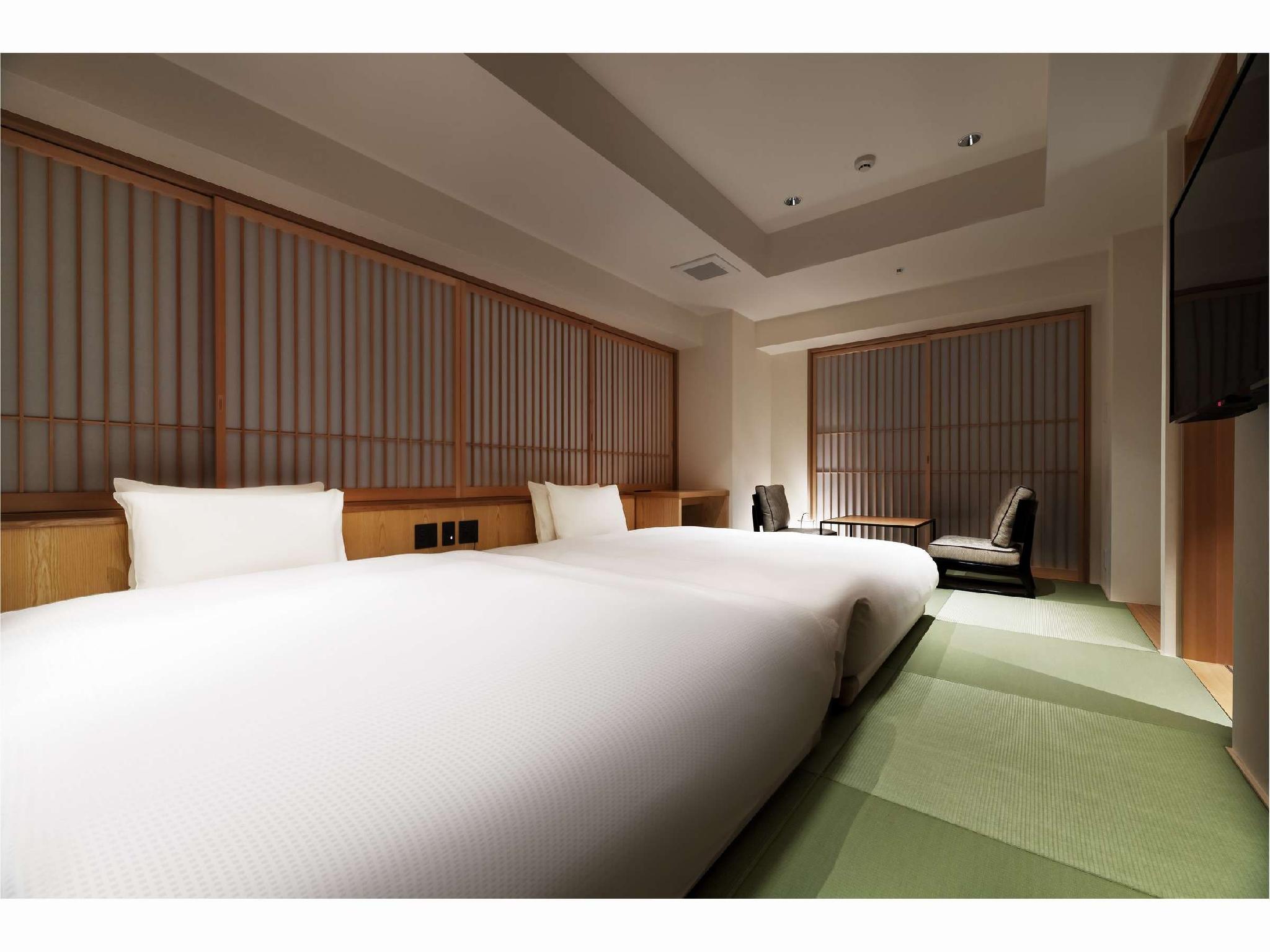 Semi Room, 2 Semi Double Beds, City View, High Floor, Corner