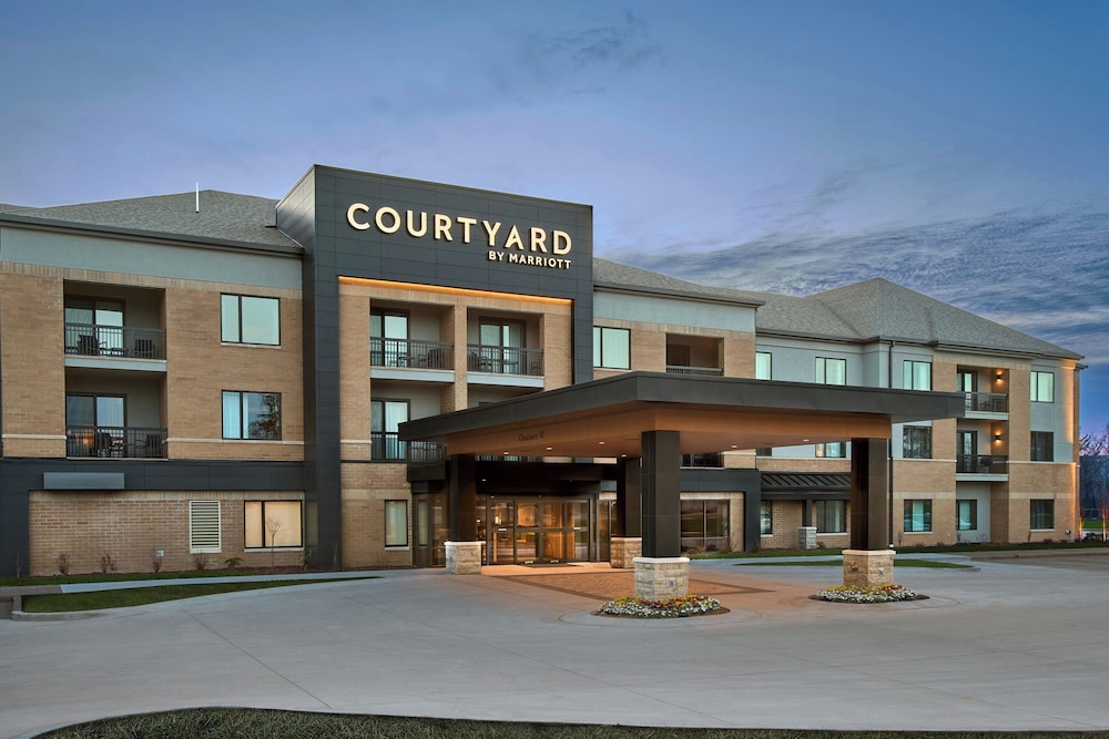 Courtyard By Marriott Wausau 3/44