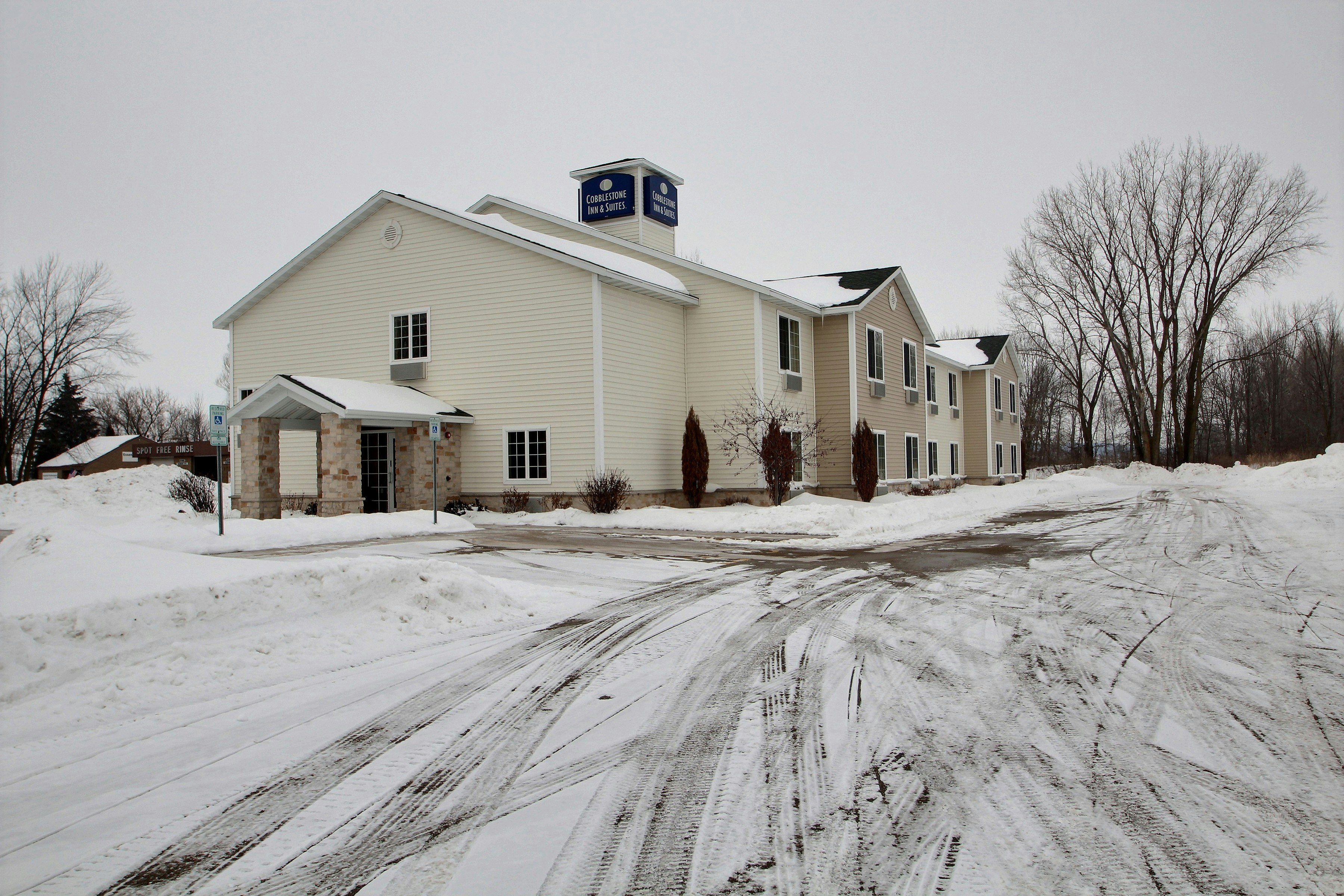 Cobblestone Inn & Suites -- Brillion, WI 39/40
