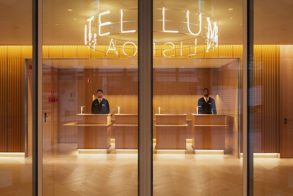 Lumen Hotel and The Lisbon Light Show 11/68