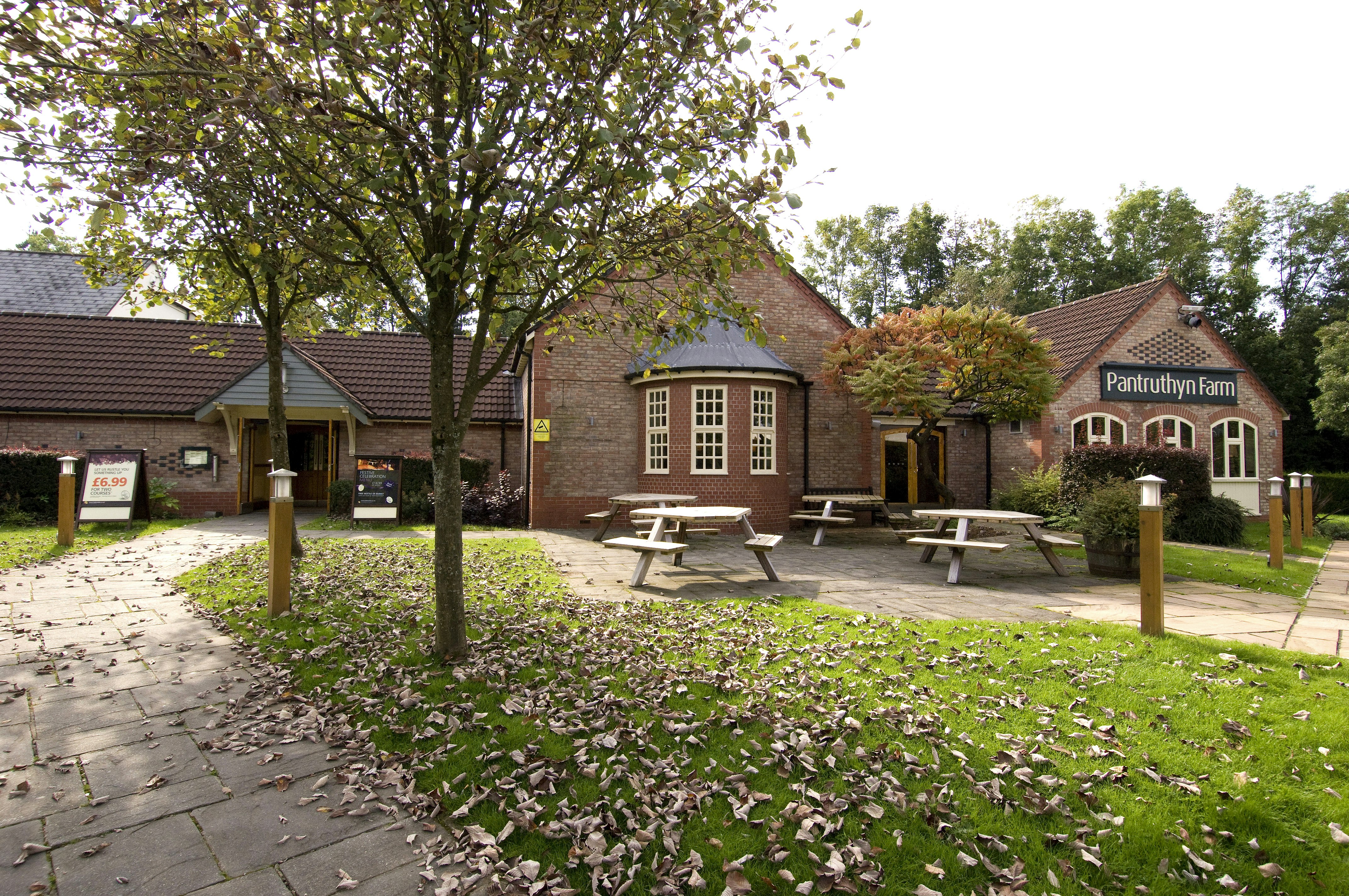 Premier Inn Bridgend (M4 J35) 18/24