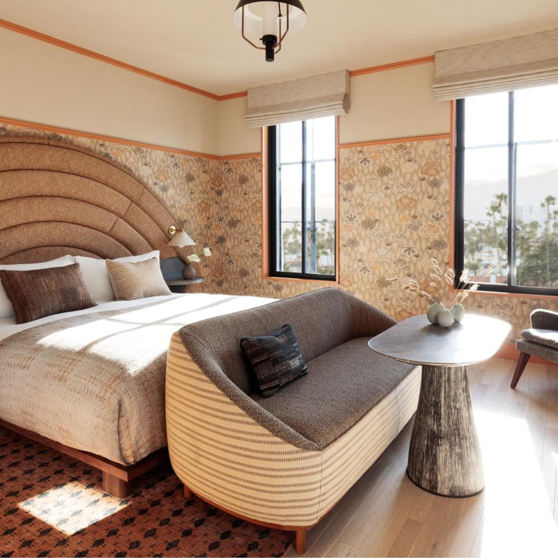 Grand, Landmark, Guest Room, King Bed, Large