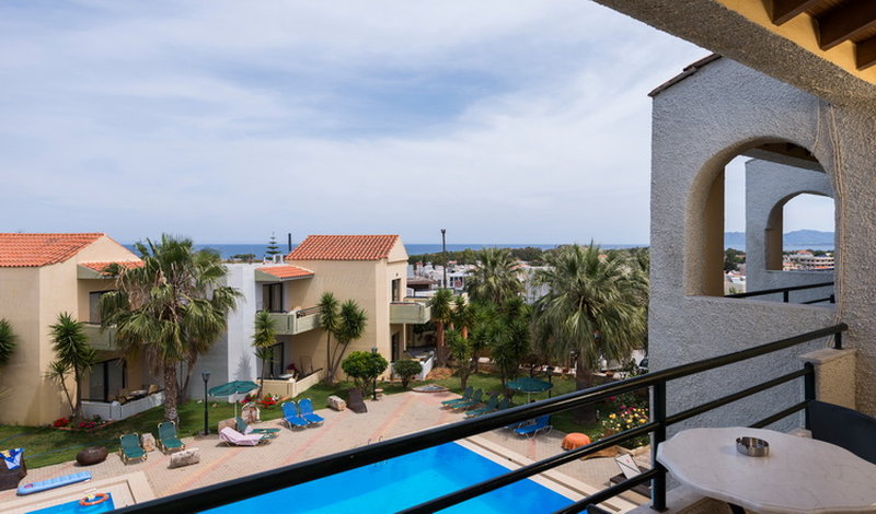 Nireas Hotel 28/30