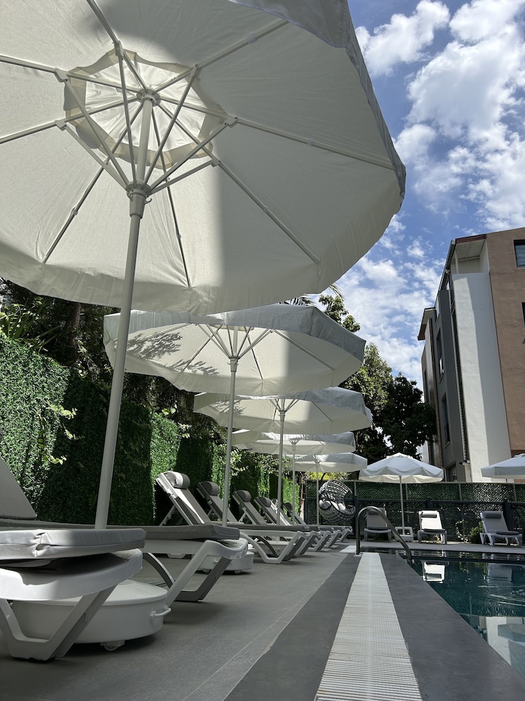 Sam Hotel 24/48