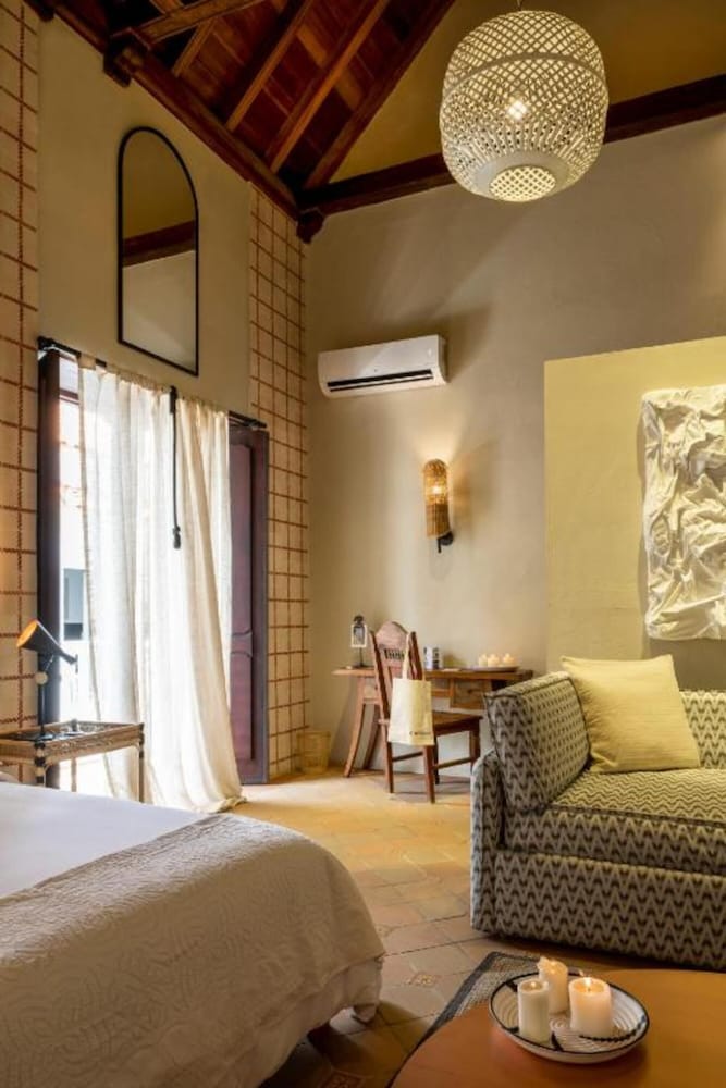 Privado Selfservice Boutique Rooms 33/46