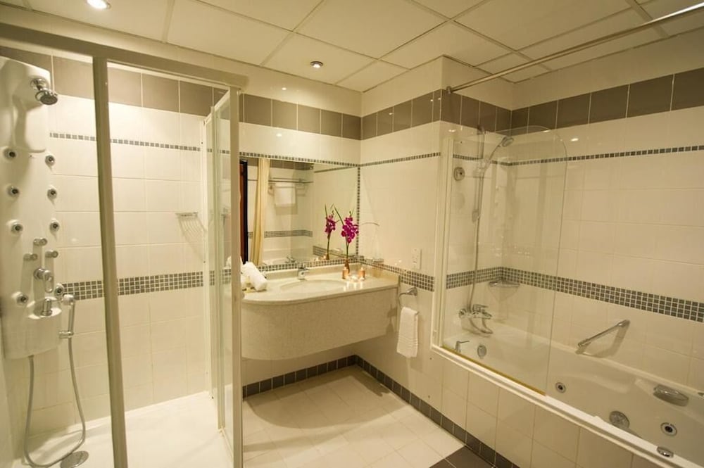OYO 114 One Pavilion Luxury Serviced Apartments 12/38