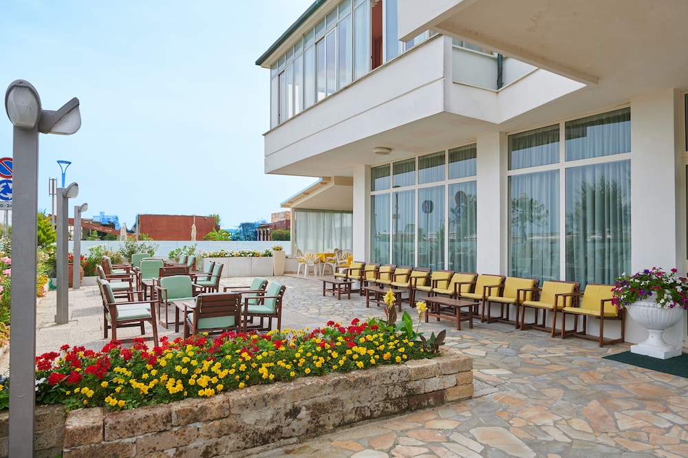 Hotel Caesar 32/43