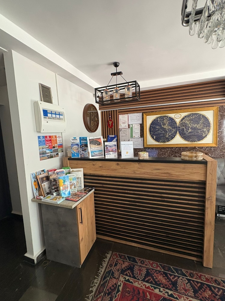 Peker Hotel 7/50