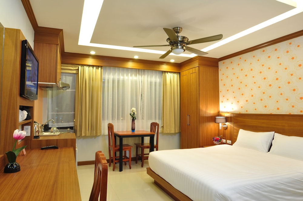 Green Harbor Hotel And Service Apartment 17/67