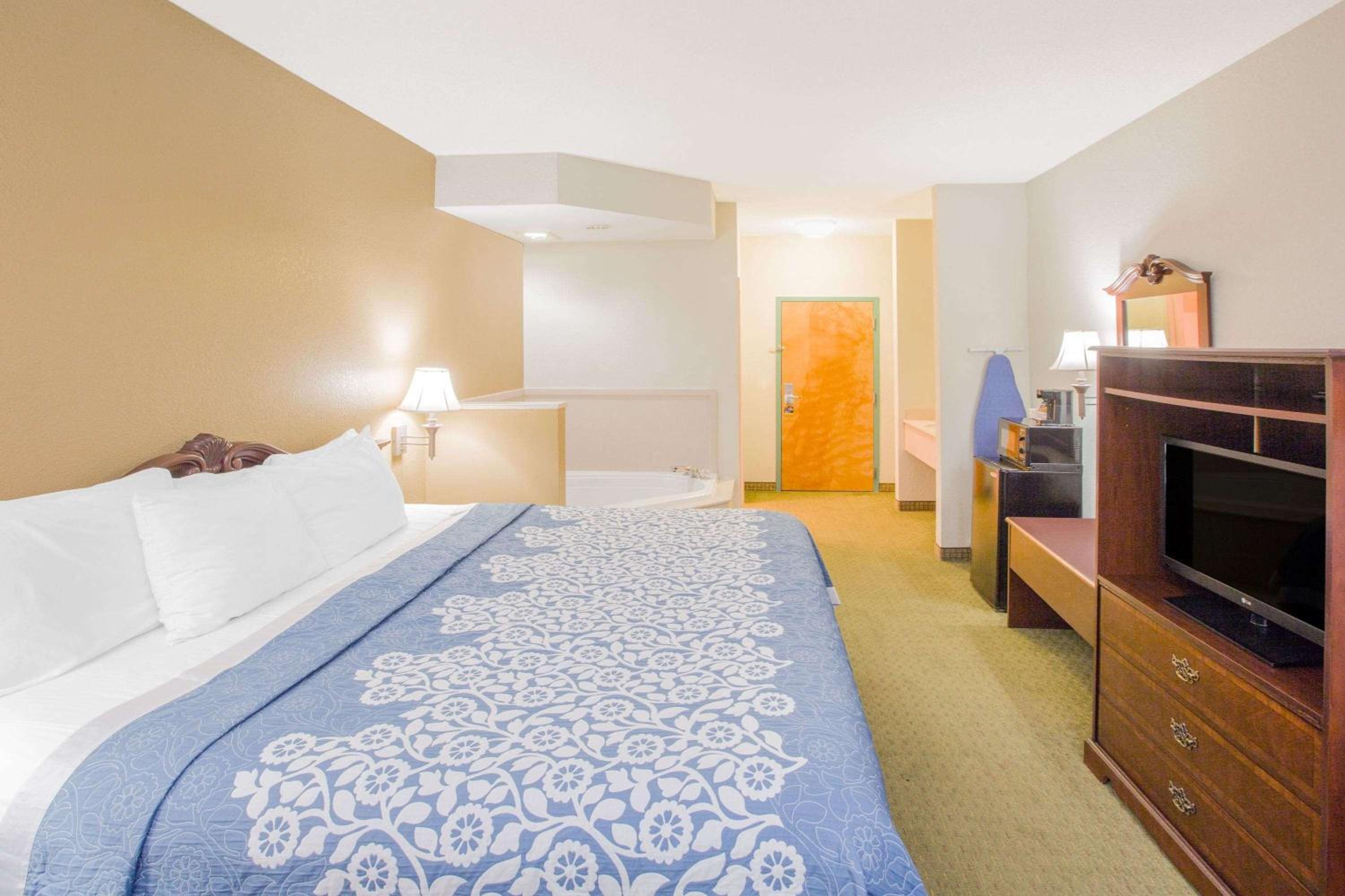 Days Inn by Wyndham Hattiesburg MS 17/49