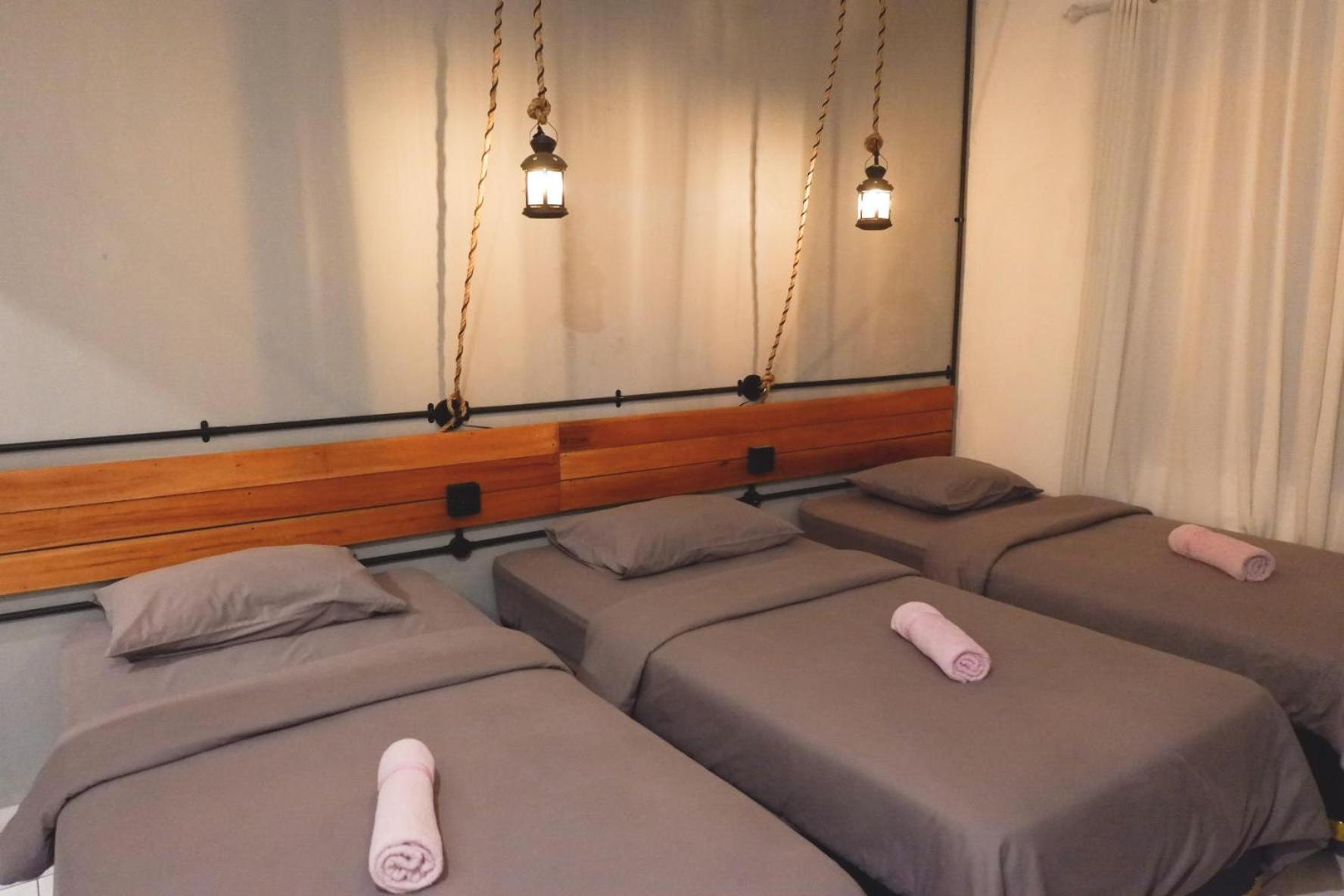 Buton Backpaker Lodge - Hostel 30/60