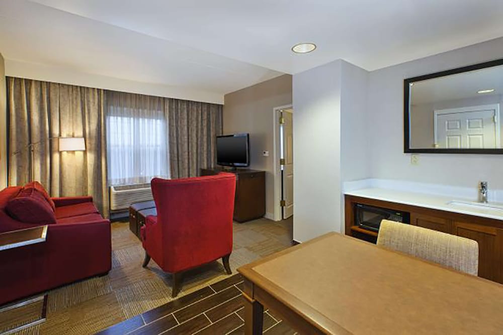Hampton Inn Suites Providencew 31/42