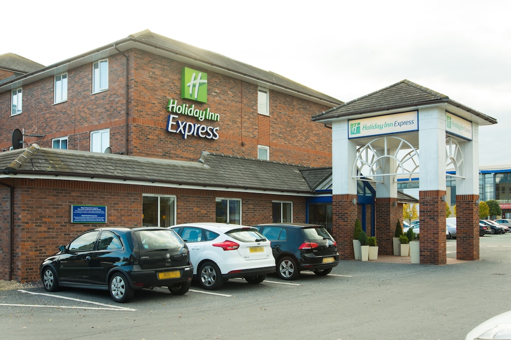 Holiday Inn Express Lichfield 1/38