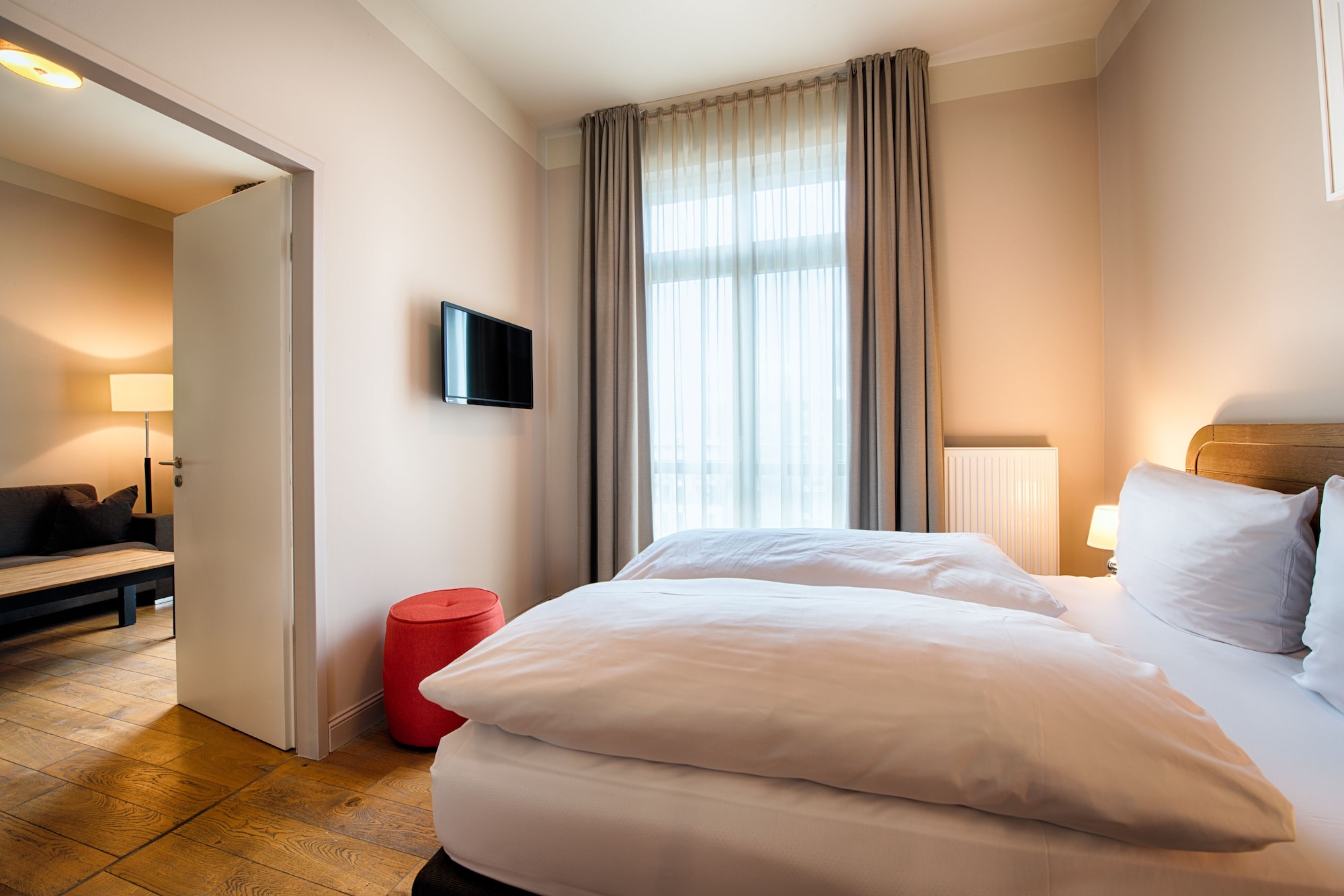 COMFORT, APARTMENT, BALCONY OR TERRACE