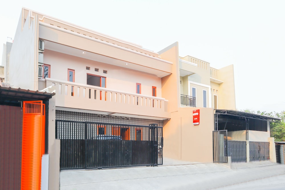 OYO 1519 Axl Residence 2/42