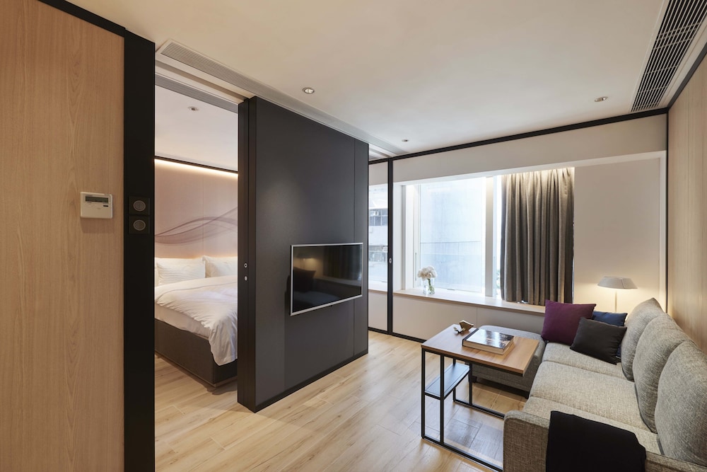 CM+ Hotels and Serviced Apartments 12/44