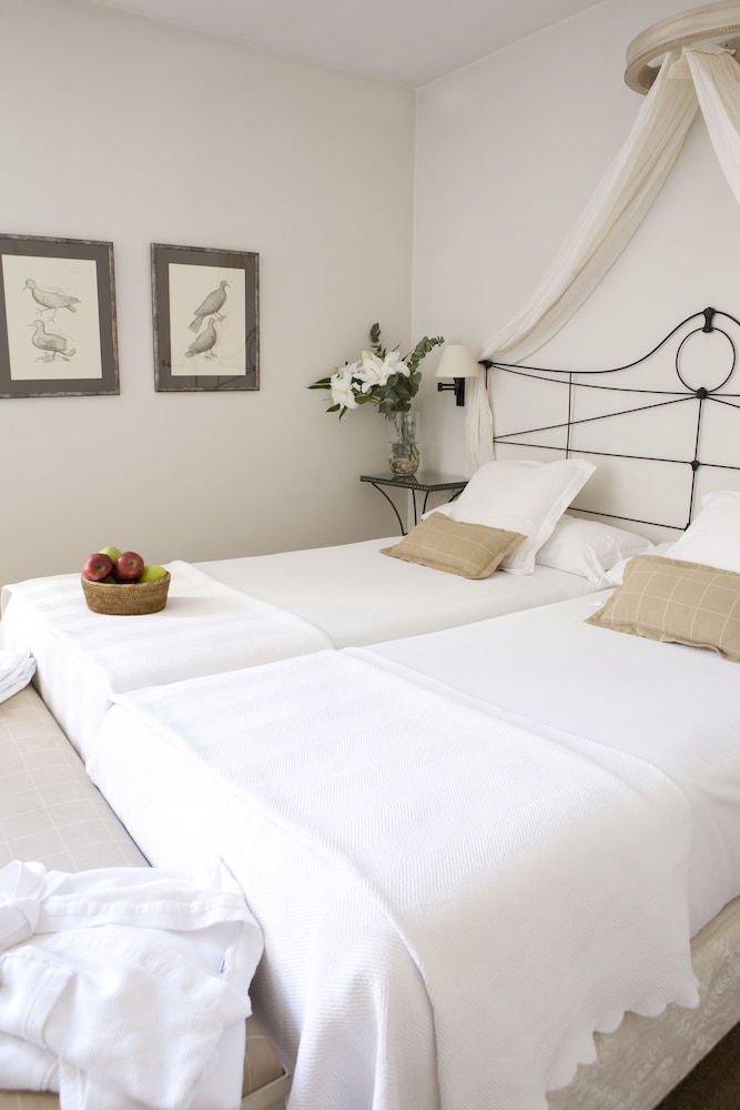 PREMIUM, TWIN BEDS