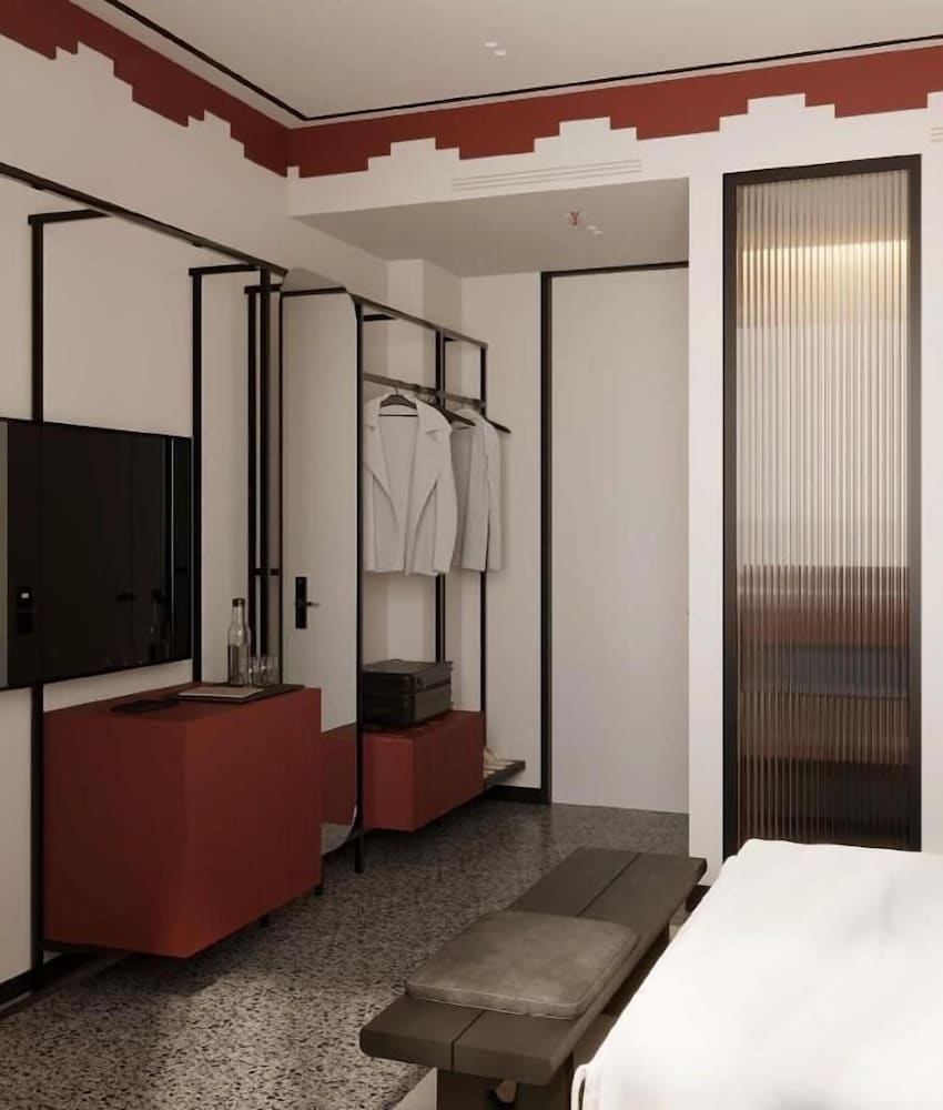Bazaar Hotel 26/39