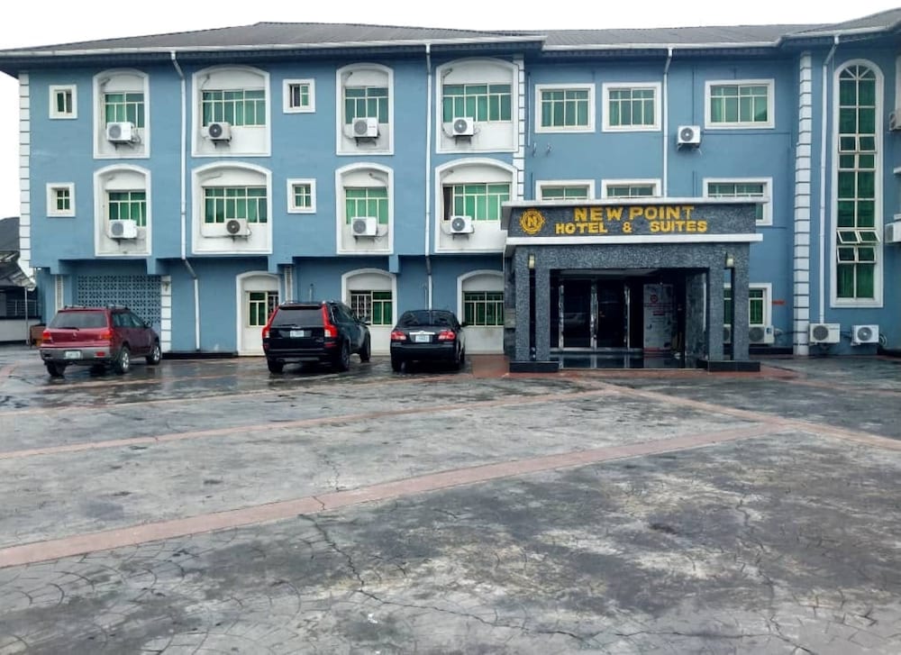 Entry Point Hotel 40/49