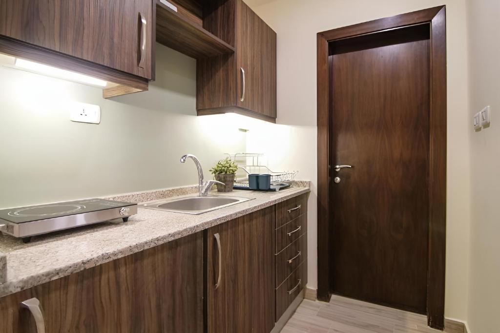 46 Serviced Apartments 25/25