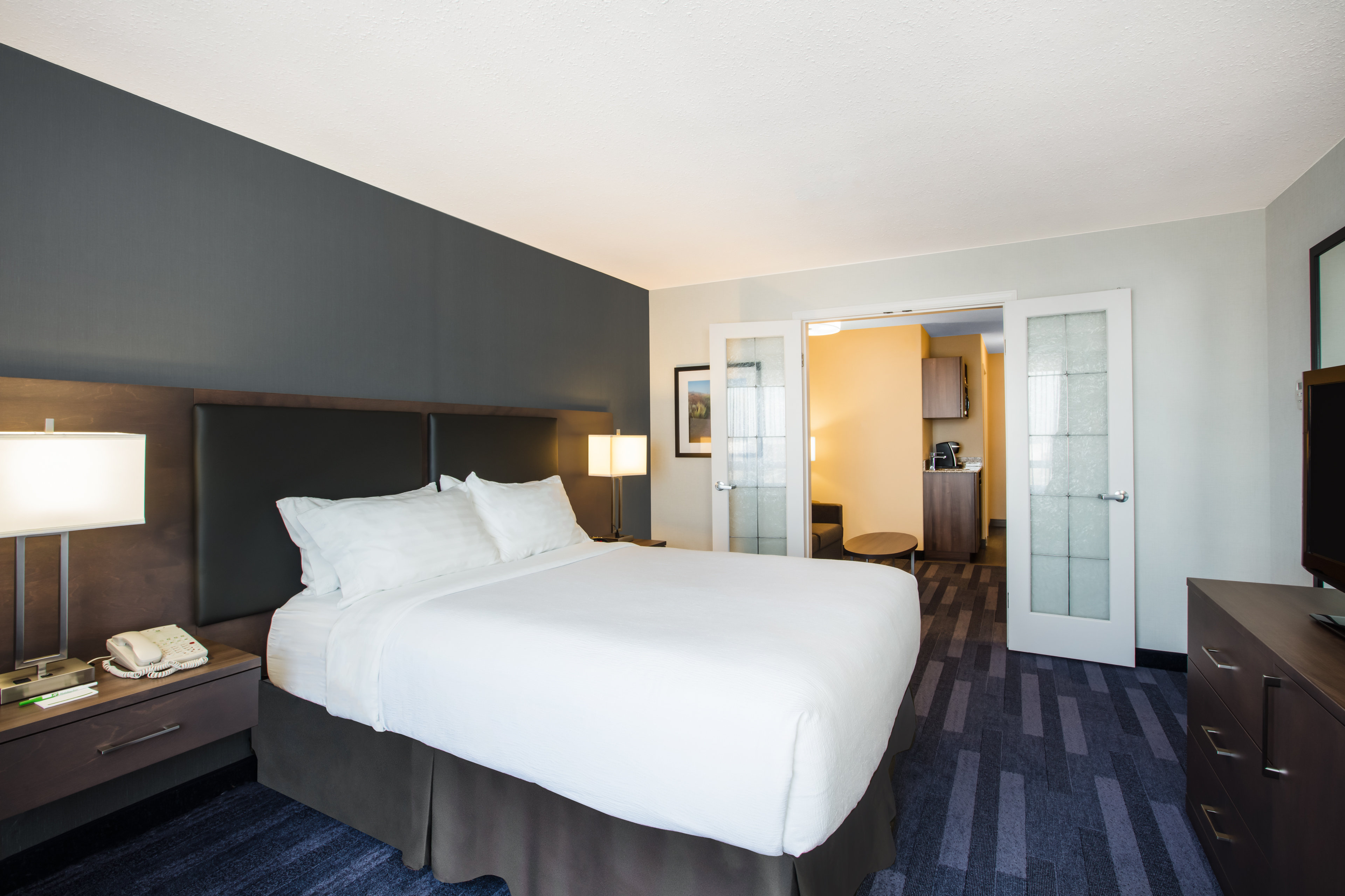 Holiday Inn Suites Grande Prairie Conference Ctr 12/41