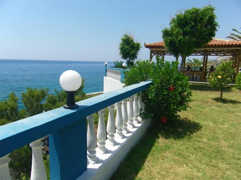 Cypriana Apartments 23/30