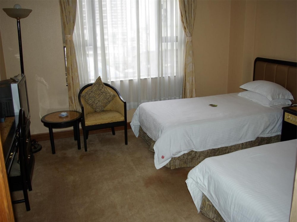 Aiqun Hotel 41/70