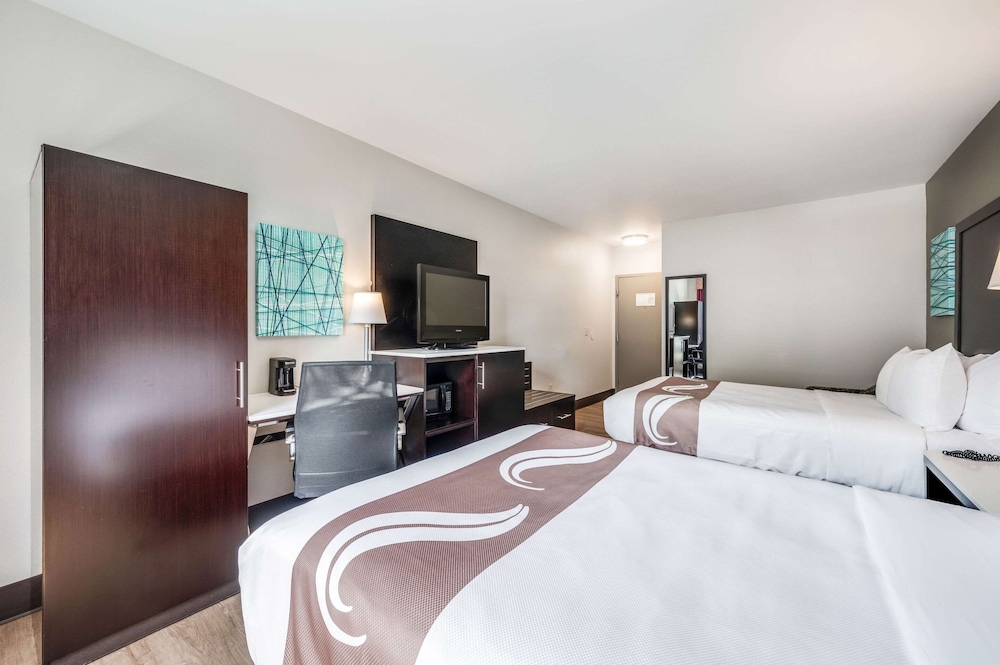 Standard, 2 Double Beds