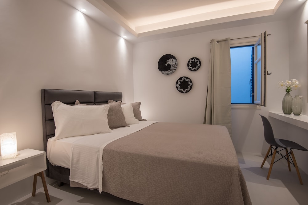 2 Bedrooms, Suite, Queen and Twin Beds, Sea View, Two Story