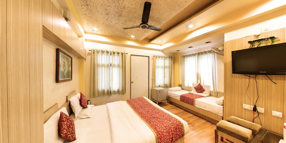 HOTEL VISHRAM 18/45