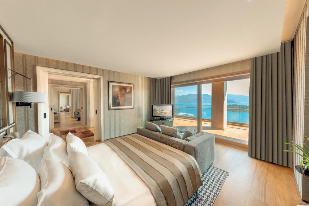 D Maris Bay 24/82