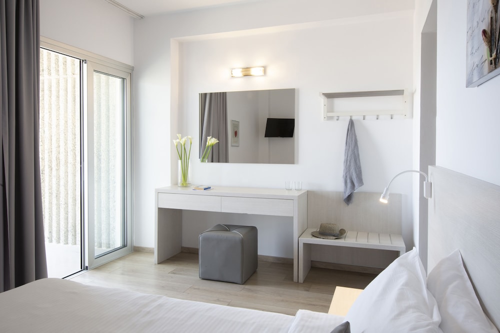 Standard, 3 Beds, Lateral Side Sea View، Harmony Bay 6/10