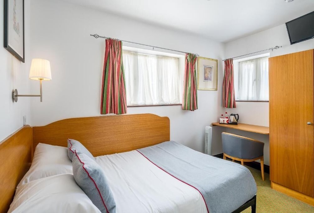 Abbey Hotel, London Shepherds Bush Market 6/36