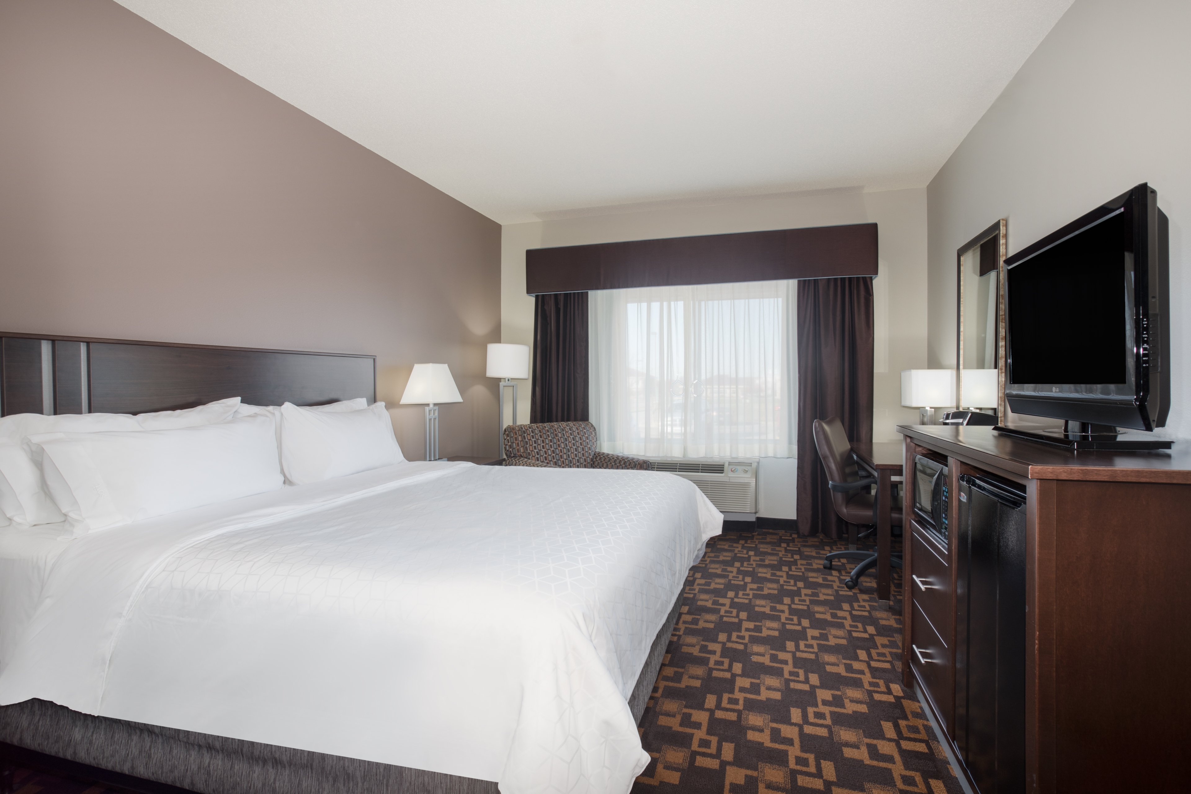 Holiday Inn Express Hotel Suites Yankton 24/71