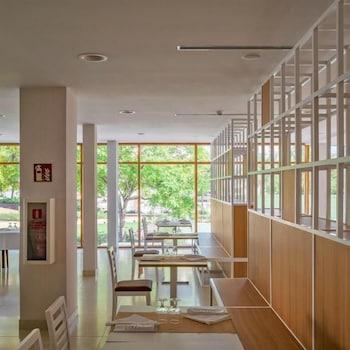 Hotel Los Robles 26/33