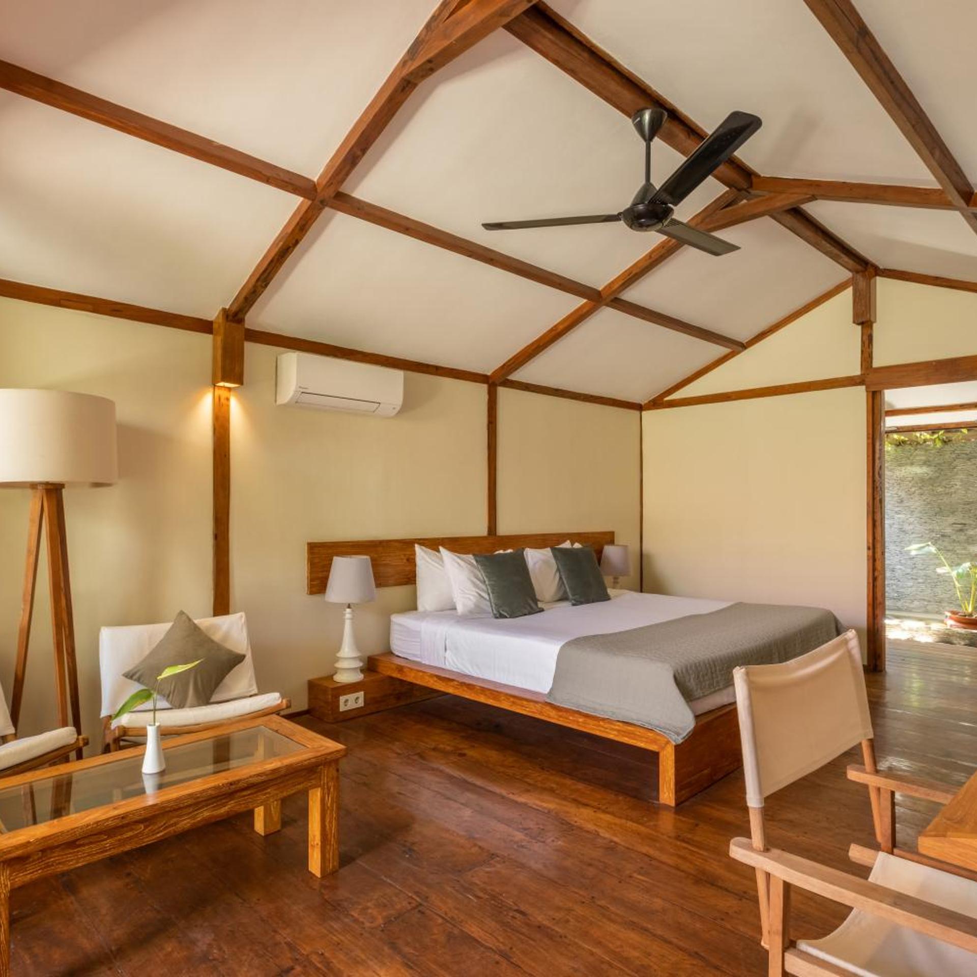 Superior, Double Bed, Pool View