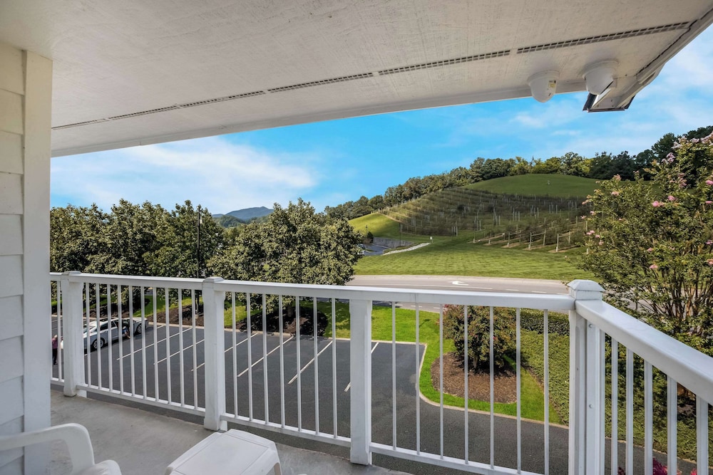The Inn at Apple Valley, Ascend Hotel Collection 2/48