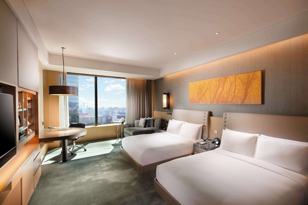 EXECUTIVE, 2 QUEEN BEDS, CITY VIEW