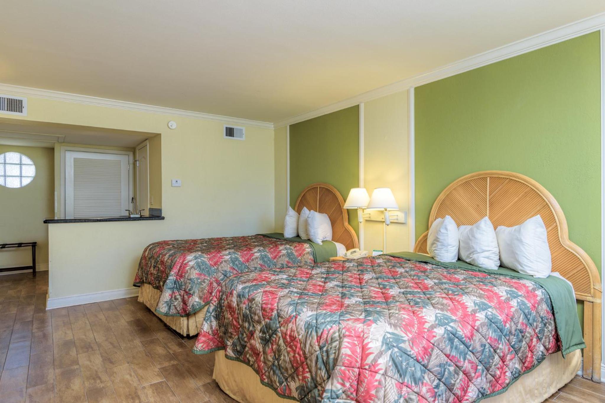 Room, 2 Double Beds, Partial Beach View
