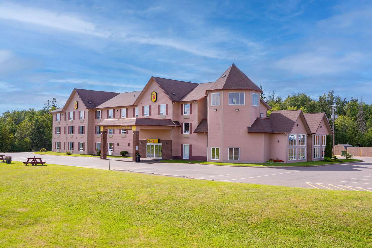 Super 8 By Wyndham Amherst NS 2/49