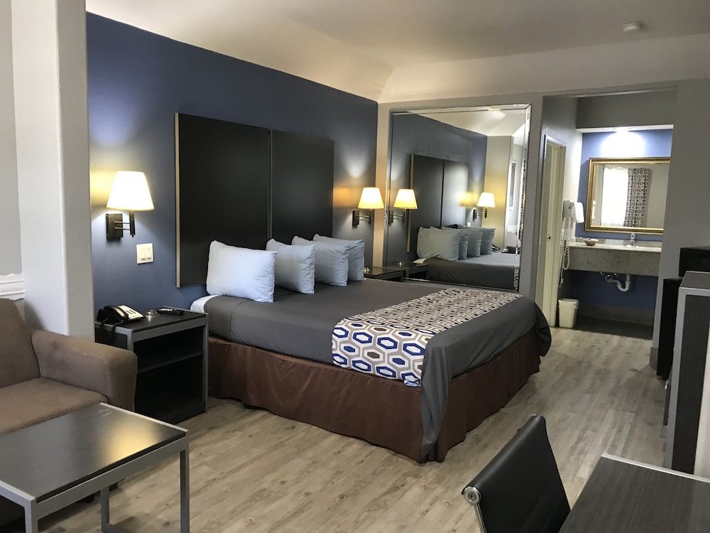 camelot inn and suites veterans memorial nw houston