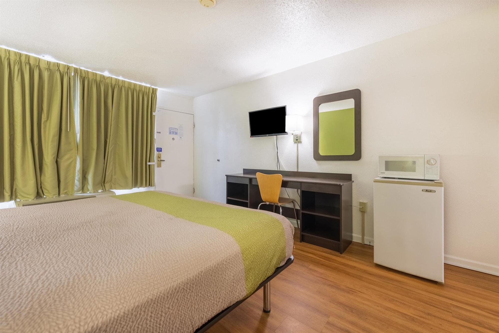 Motel6 Troy, OH 12/45